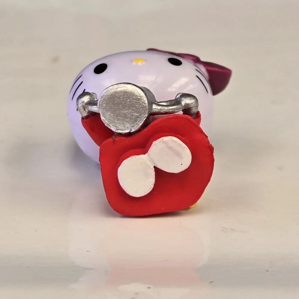 🍒🍒 Hello Kitty Mini Figure - Picture 6 of 8